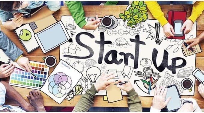 Indian solopreneur reviewing when to incorporate a private limited company